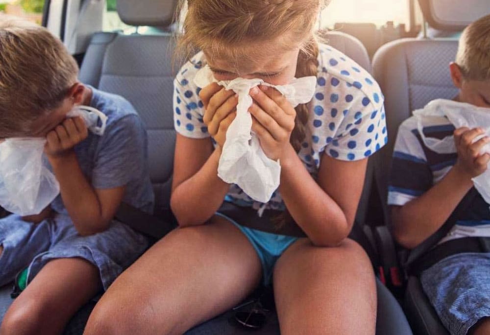 Anak Sering Muntah di Mobil? Ini Pertolongan Pertama Sebelum Dibawa ke Jasa Cuci