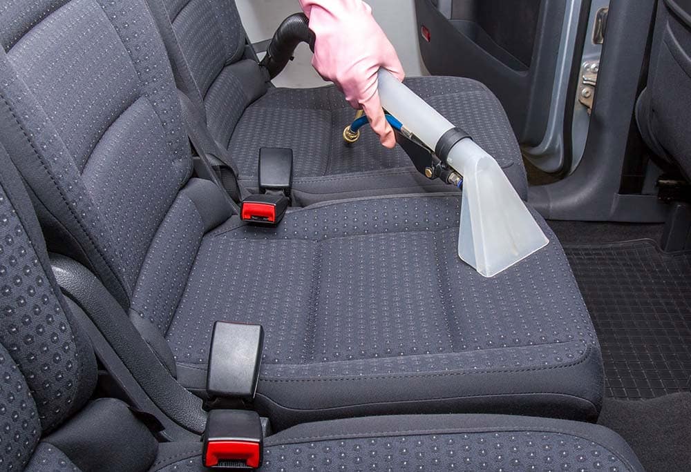 Cara Aman Membersihkan Jok Mobil Bahan Suede Tanpa Merusak Tekstur
