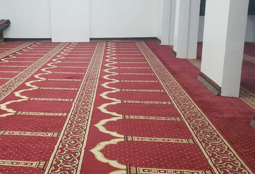 Panduan Merawat Karpet Masjid Tetap Wangi Walau Dipakai Ratusan Jemaah Setiap Hari