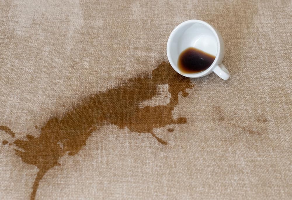 Rahasia Menghilangkan Noda Kopi dan Cokelat di Sofa Tanpa Merusak Kain